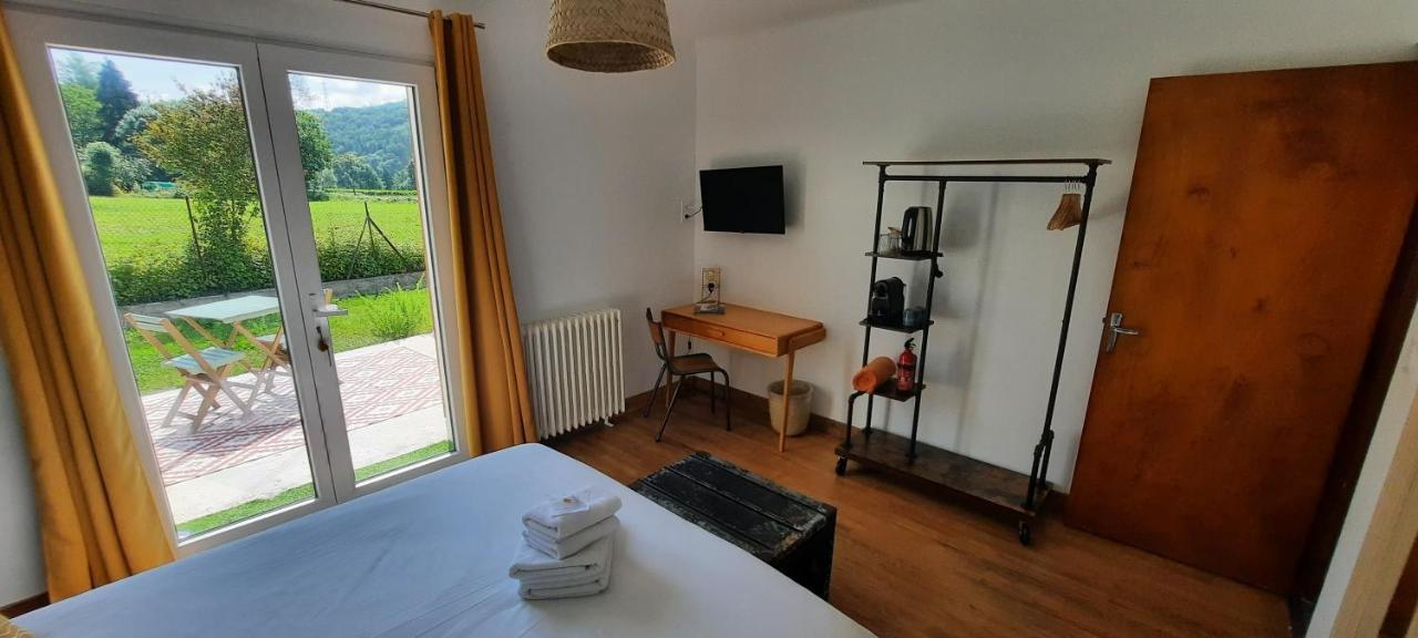 Le Jardin De Moulis, Saint Girons, Ariege, Pyrenees, Bed & Breakfast エクステリア 写真