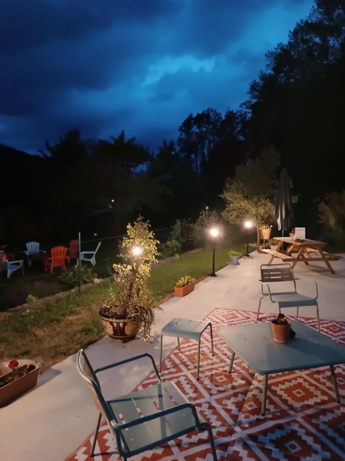 Le Jardin De Moulis, Saint Girons, Ariege, Pyrenees, Bed & Breakfast エクステリア 写真