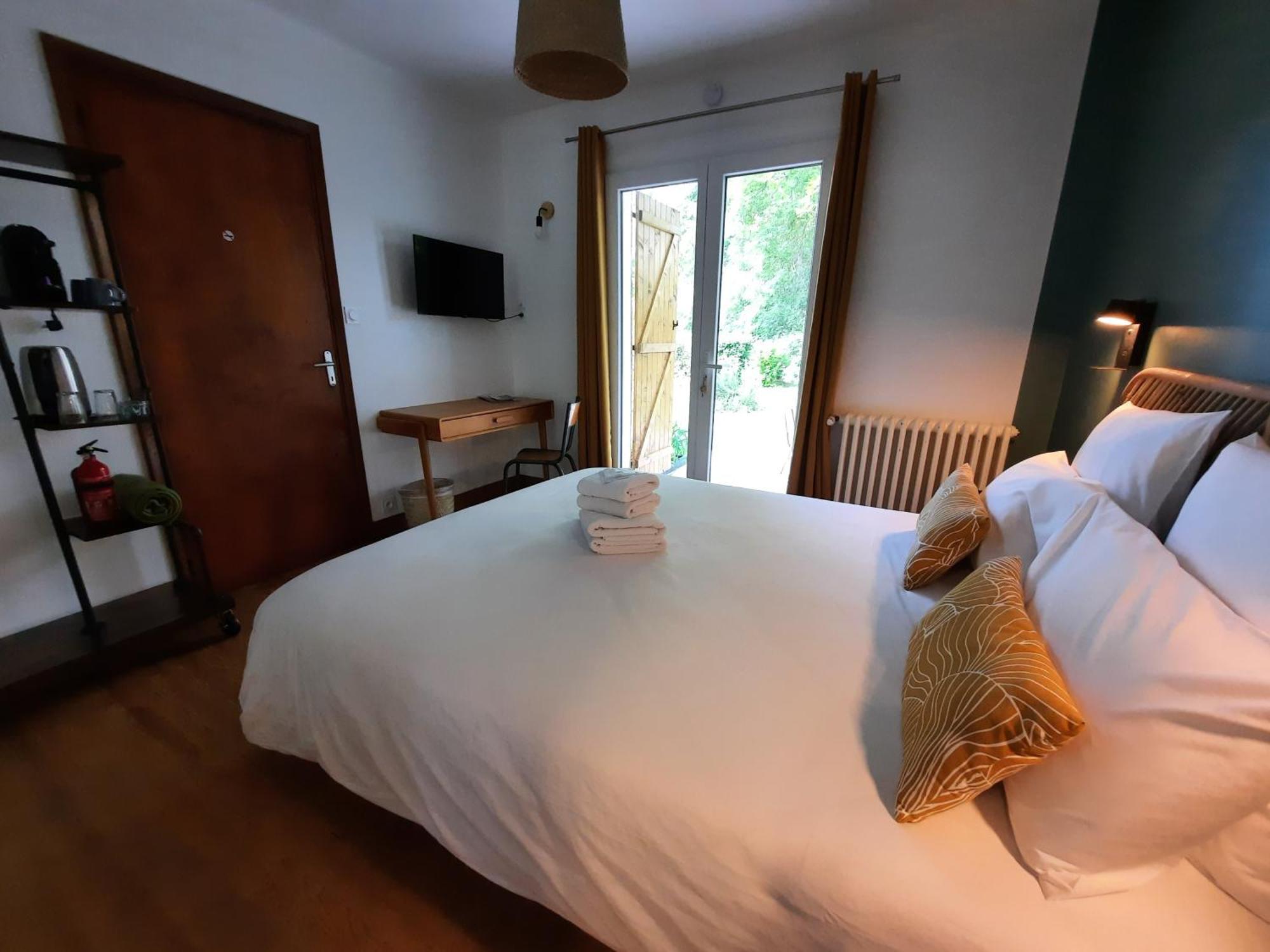 Le Jardin De Moulis, Saint Girons, Ariege, Pyrenees, Bed & Breakfast エクステリア 写真
